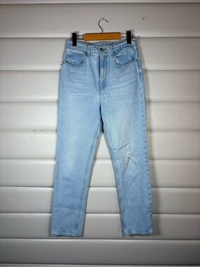 Levi’s Premium 70’s High Slim Straight Jeans 27 Light Wash Distressed